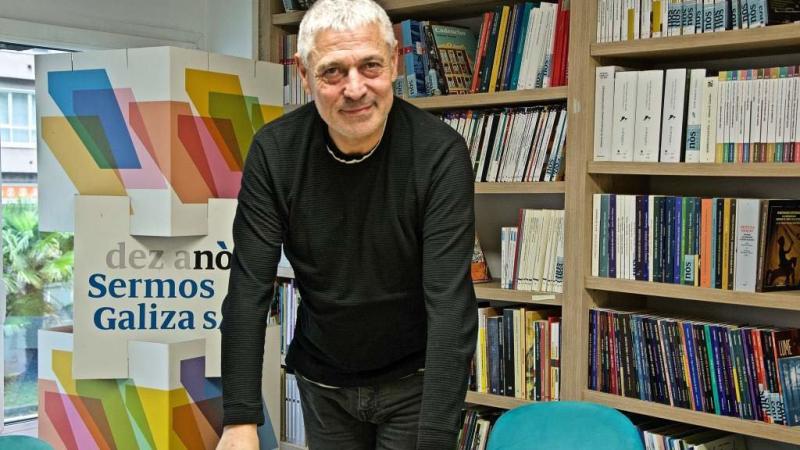 A UNED suspende un exame a Bieito Lobeira por usar o galego: "Para que logo digan que non hai conflito lingüístico!"