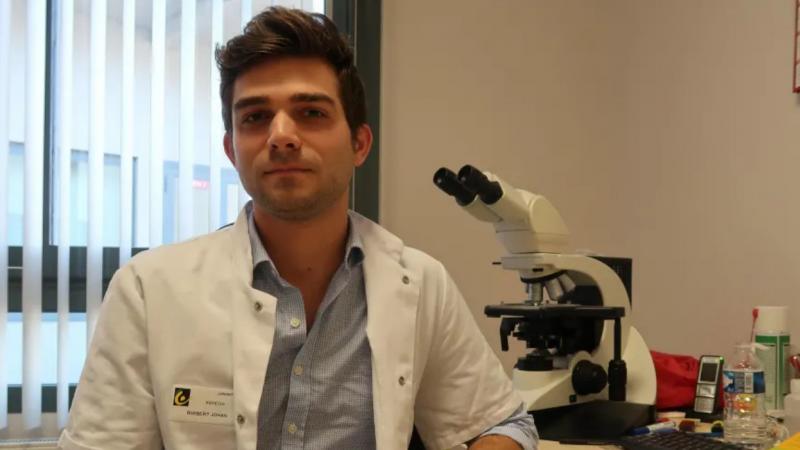 Johan, médecin hospitalier à Niort : bac + 11 et rémunéré 2.200 € nets par mois