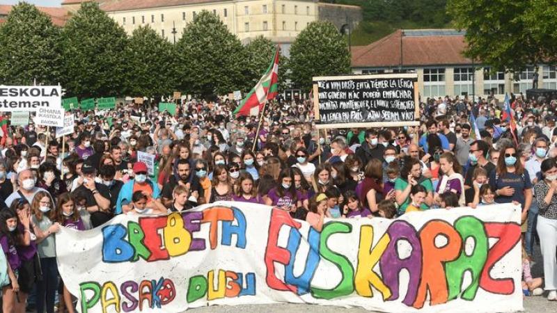 Langues régionales : malgré l'interdiction, des collégiens passent le brevet en basque