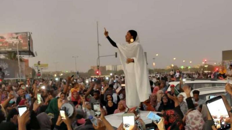 Au Soudan, les femmes à la pointe de la révolte : « On ne veut pas juste changer ce dictateur, on veut changer le monde »