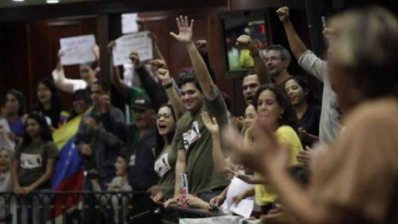 RUDE COUP POUR L’AGROBUSINESS AU VENEZUELA : LES DÉPUTÉS CHAVISTES VOTENT LA LOI DES SEMENCES