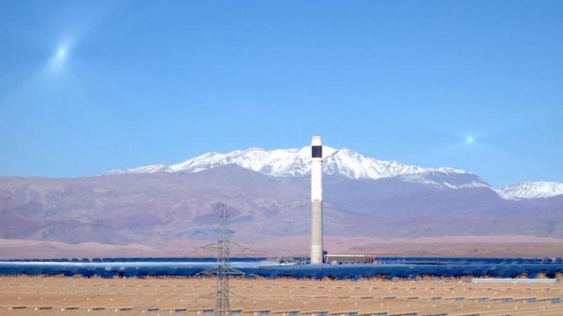 A Ouarzazate, la tour Noor 3 : l’usine solaire aux deux lunes