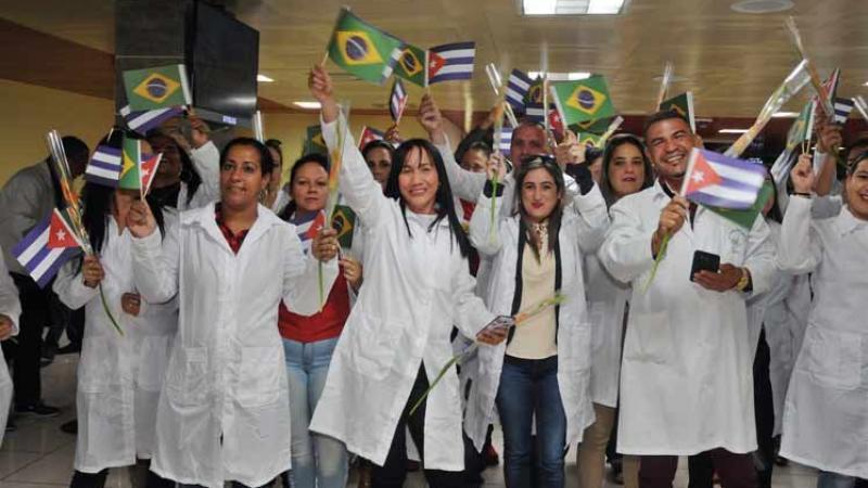 Regresan a Cuba cinco mil médicos que trabajaron en zonas pobres de Brasil