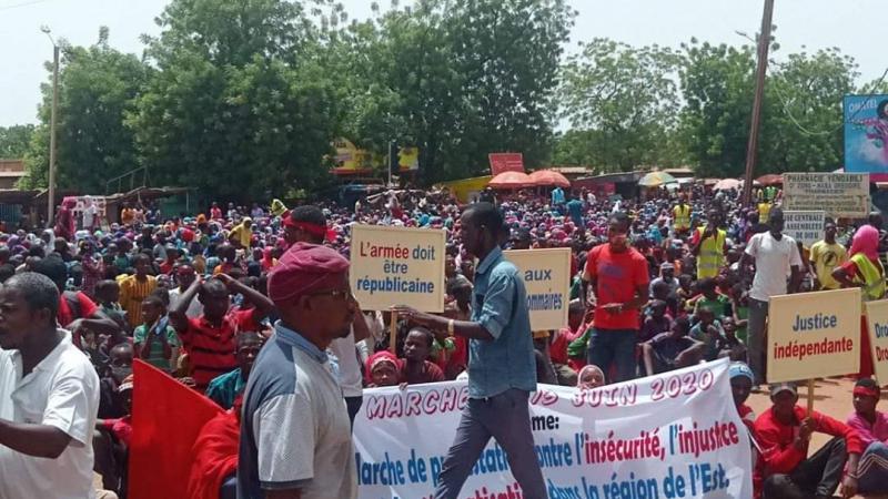 Au Burkina Faso, un «génocide» contre la communauté peule est-il en cours?