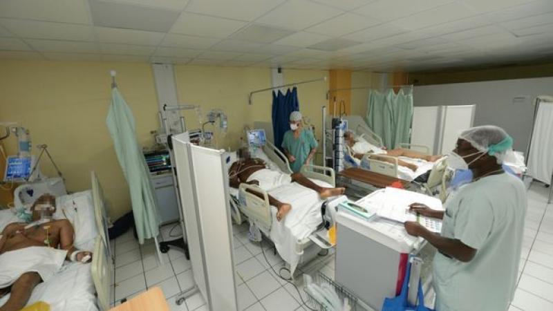Guadeloupe, les hôpitaux en état de siège