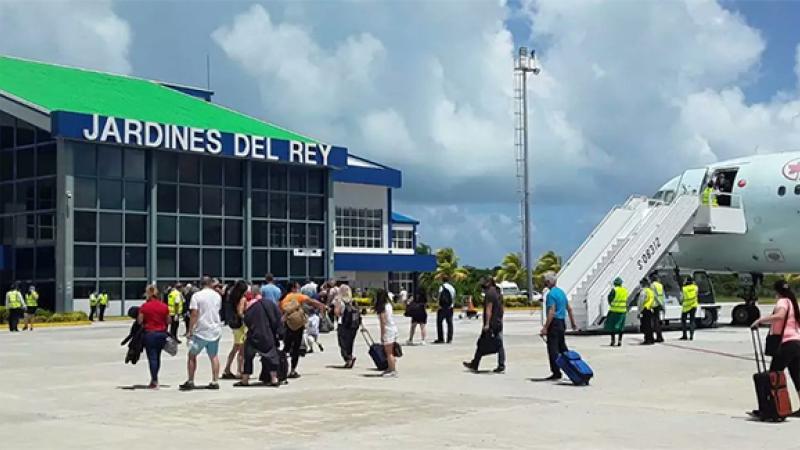 Cuba reanuda operaciones con turoperador canadiense luego de reapertura al turismo internacional
