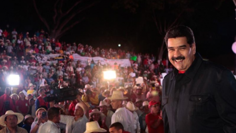 ¡Ni golpismo, ni intervencionismo! - ¡Reconocimiento de Nicolás Maduro como presidente legítimo de Venezuela!