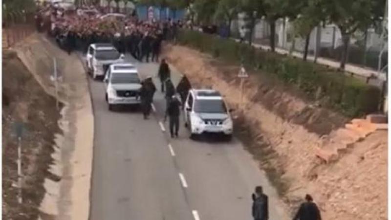 Els veïns de Mont-roig del Camp expulsen la Guàrdia Civil del municipi