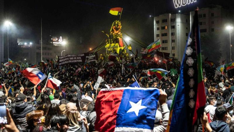Référendum au Chili : un changement de Constitution plébiscité