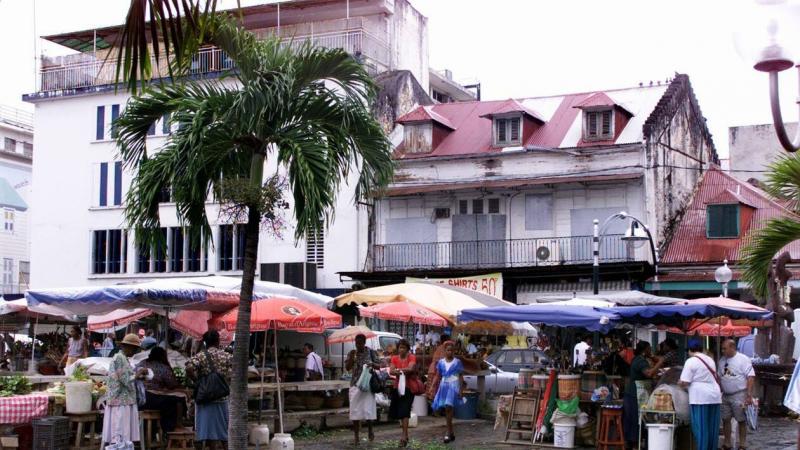 En Martinique et Guadeloupe, la pauvreté explose