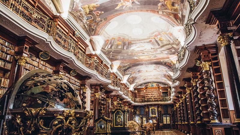 La plus belle bibliothèque du monde se trouve à Prague, en République Tchèque.