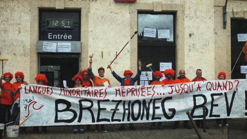 An alc’hwez aour : istor 50 vloaz a stourm evit ar brezhoneg / 50 ans de lutte en Bretagne pour la langue bretonne