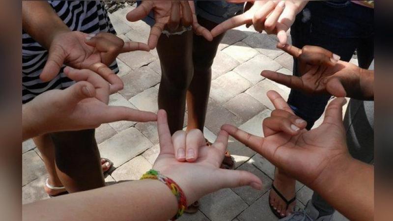 Seychelles : lancement du 1er dictionnaire de la langue des signes