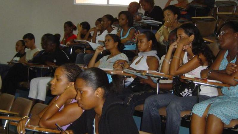 Des élèves de troisième s'expriment sur le français et le créole en Martinique