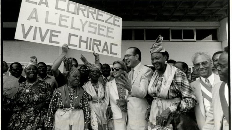 Chirac: les arts premiers, oui ; les langues régionales, non. L'ancien président était à la fois un sincère défenseur des cultures du monde et un adversaire résolu des langues minoritaires en France.