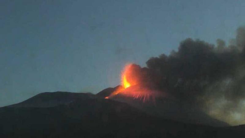 Il saluto dell’Etna