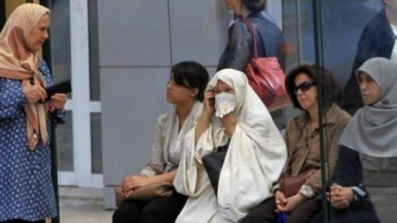 EN ALGERIE, LES FEMMES SONT MIEUX PAYEES ET PLUS QUALIFIEES QUE LES HOMMES