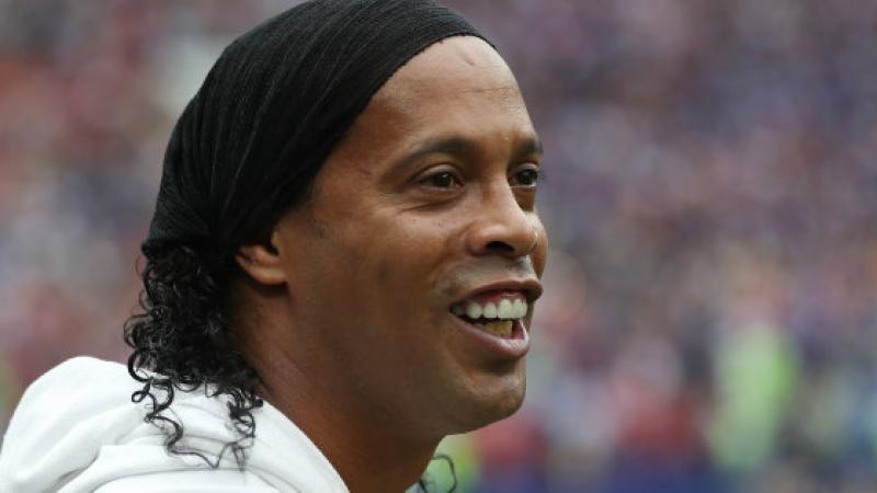 Brésil: Ronaldinho soutient le candidat d'extrême droite Jair Bolsonaro