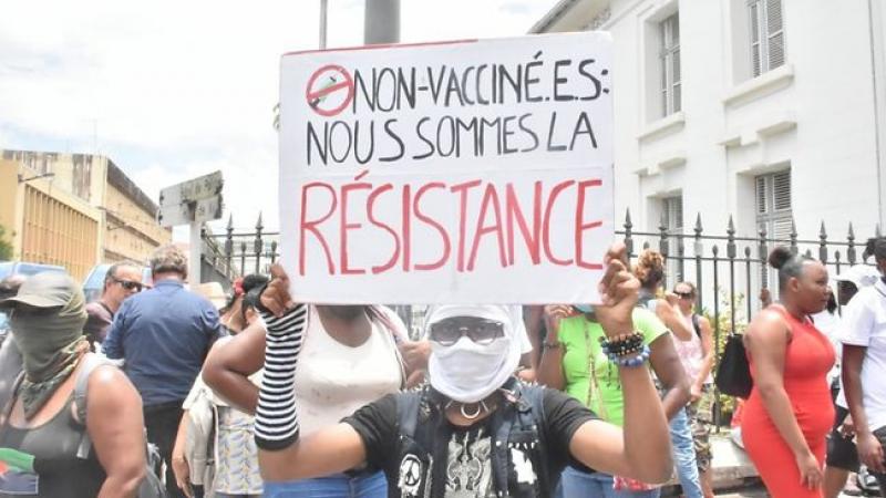 Covid-19 :  contestation et désobéissance aux Antilles : quelle sortie de crise possible ? 