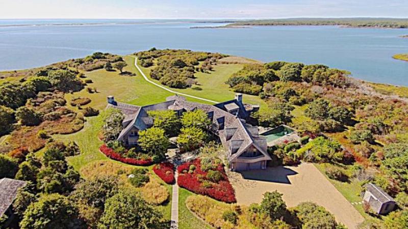 Obama home is situated on Turkeyland Cove.