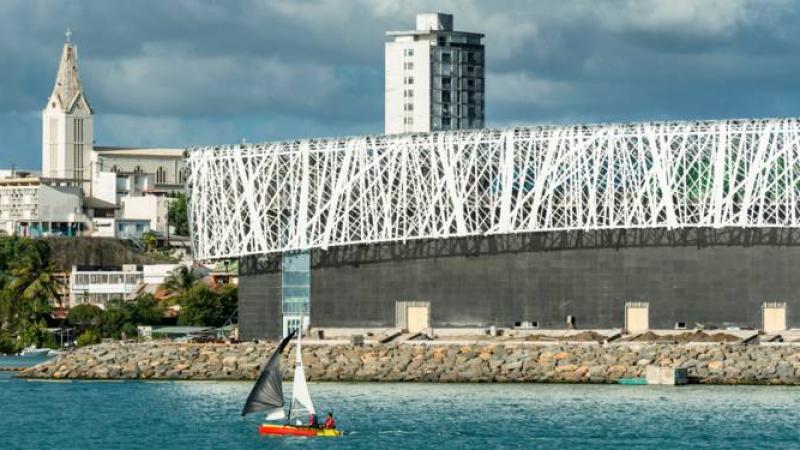 Antilles, Réunion, Guyane... des milliards d'investissements gaspillés dans des projets hasardeux