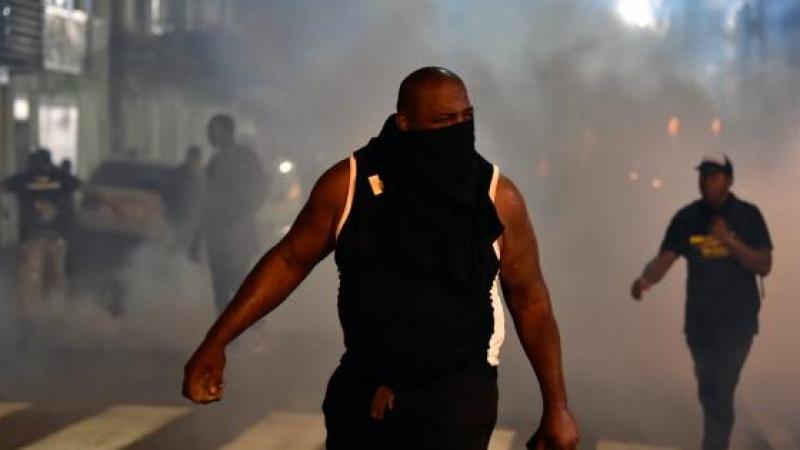 Violents affrontements à Cayenne lors de la visite de Macron