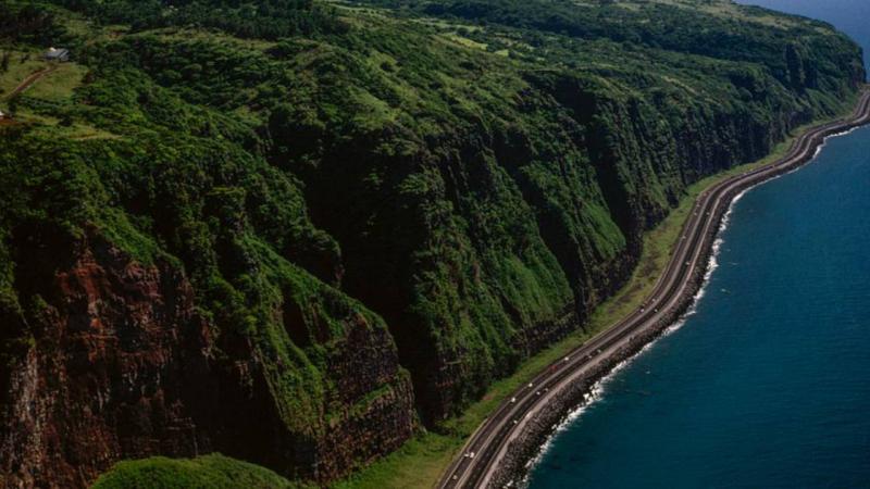 La route à 2 milliards d'euros de la Réunion sera-t-elle terminée un jour ?